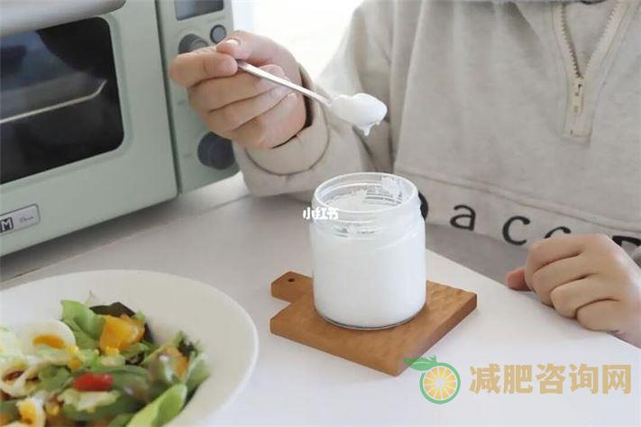 酸奶减肥食谱一周：让你轻松瘦身-第1张图片-减肥咨询网