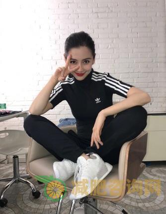 Angelababy产后3个月变回小蛮腰 瘦身3秘诀+独门瘦腿操-第2张图片-减肥咨询网