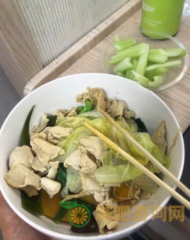 黄晓明晒减肥餐 青菜和肉都是用白水煮的-第1张图片-减肥咨询网