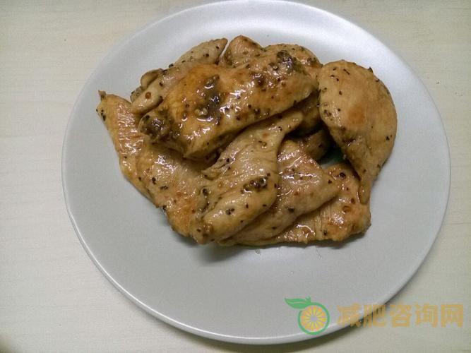 水煮鸡肉：简单易做的减肥餐-第1张图片-减肥咨询网