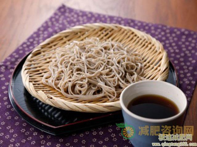 张韶涵春季减肥食谱,科学饮食是减肥必备-第1张图片-减肥咨询网 张韶涵春季减肥食谱,科学饮食是减肥必备-第1张图片-减肥咨询网