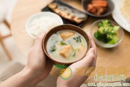 春季最有效的减肥食谱，这三种饮食搭配减肥效果最佳-第1张图片-减肥咨询网