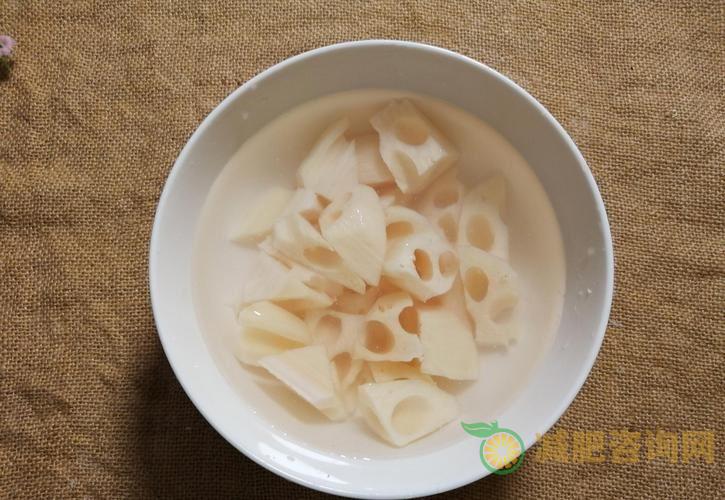 水煮莲藕：一种健康减肥食谱-第1张图片-减肥咨询网