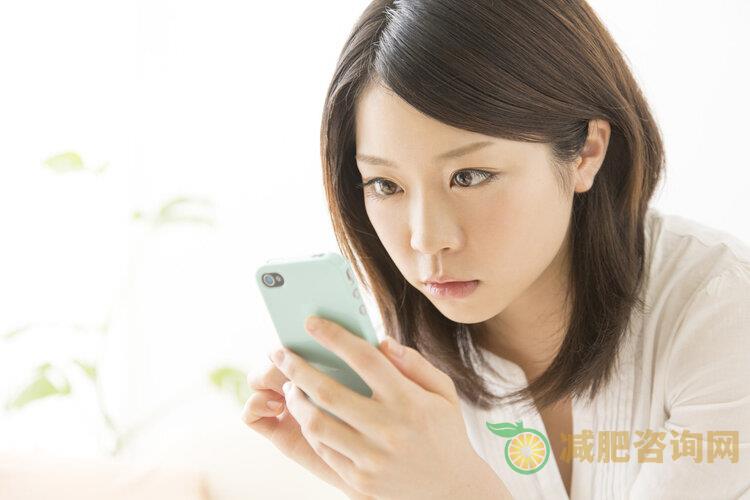 居家6式减肥操 帮你轻松消除背肉-第3张图片-减肥咨询网