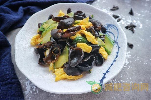 黑木耳减肥食谱:健康瘦身的好帮手-第1张图片-减肥咨询网 黑木耳减肥食谱:健康瘦身的好帮手-第1张图片-减肥咨询网