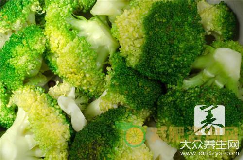 西兰花鸡胸肉减肥食谱-第3张图片-减肥咨询网