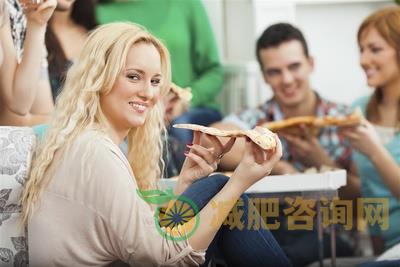 教练示范身印式压腿瑜伽操 产后快速瘦腿-第6张图片-减肥咨询网 教练示范身印式压腿瑜伽操 产后快速瘦腿-第6张图片-减肥咨询网
