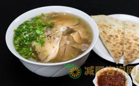 冬季补身享瘦 推荐8种银耳美味减肥餐-第2张图片-减肥咨询网
