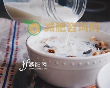 酸奶中大量的乳酸菌可是人体肠胃的“清道夫”