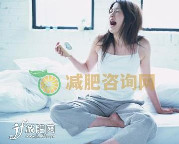 不按时起床直接影响生物钟