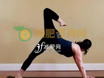 瘦小腿最有效的方法 伸展半桥式