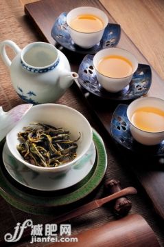 中国茶,绿茶,龙井茶,中国文化,青瓷_11793648c_中国绿茶茶具_创意图片_Getty Images China