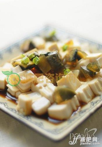 睡前10分钟 3招帮你轻松甩脂肪