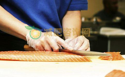 常见低卡减肥食物推荐 哪些低卡食物能减肥 能减肥的低卡食物有哪些 什么低卡食物能减肥