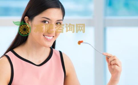 秋膘形成的原因是什么 秋季减肥吃什么食物好 秋季为什么容易长胖
