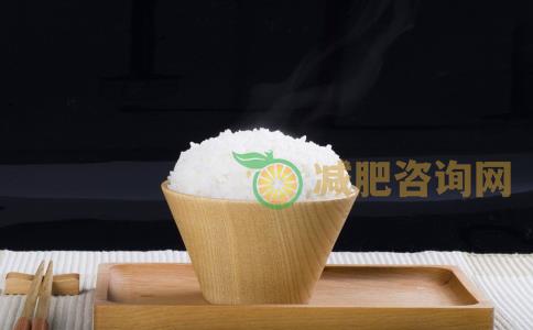 减肥每天要吃多少白米饭 每天吃多少白米饭可以减肥 吃白米饭可以减肥吗
