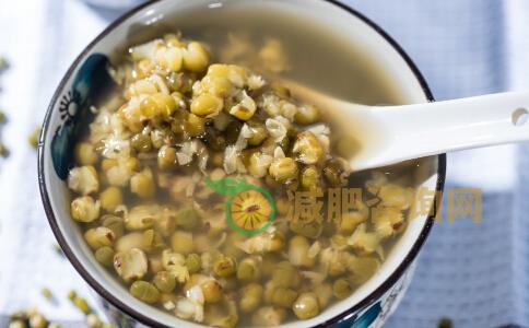 夏季怎么减肥效果最好 每天吃几顿可以减肥 想要减肥每天要吃几顿