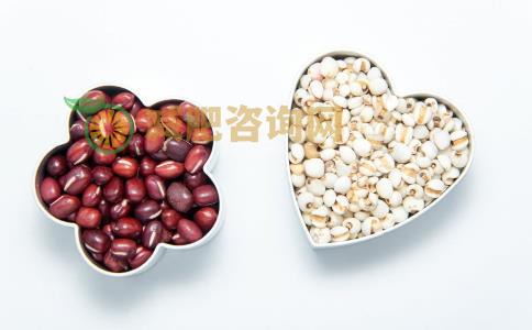 小腿浮肿要怎么办 消除小腿浮肿的方法有哪些 哪些方法可以帮助消除小腿浮肿