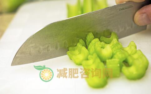 夏季减肥吃什么食物好 最适合夏季的减肥食物有哪些 夏季吃什么食物会长胖
