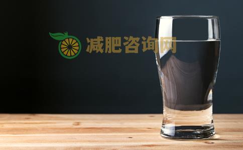 喝水可以减肥吗 怎么喝水可以减肥 喝水减肥的正确方法