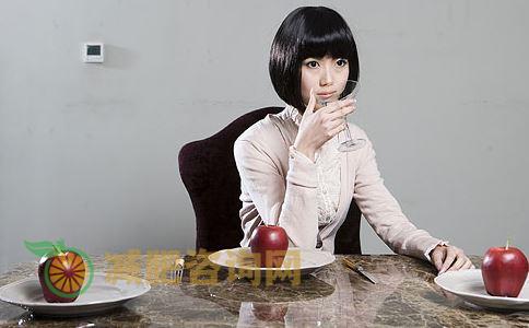 聚餐怎么预防长胖 国庆聚餐不长胖的方法 吃大餐怎么避免长胖