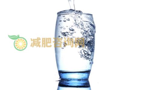 喝水可以减肥吗 怎么喝水减肥 什么时候喝水可以减肥