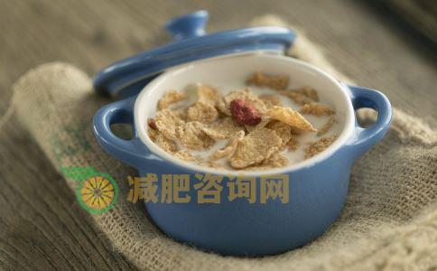 早餐吃燕麦可以减肥吗 燕麦减肥食谱有哪些 燕麦怎么吃可以减肥