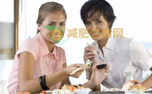 细嚼慢咽能减肥吗 饮食减肥的方法有哪些 如何增大饱腹感