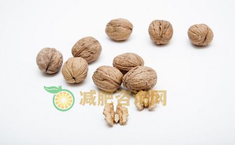 吃核桃能减肥吗 减肥期间可以吃核桃吗 核桃怎么吃可以减肥