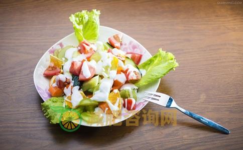 夏季减肥沙拉吃什么 夏季减肥食谱有哪些 夏季怎么减肥好