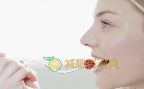 节食减肥的危害有哪些 节食减肥都有哪些危害 不节食的减肥方法