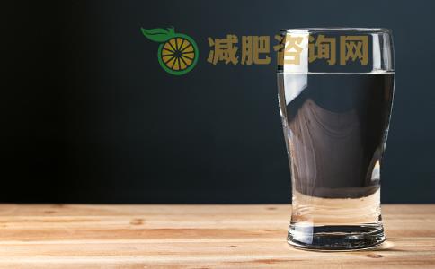 早晨怎么喝水可以减肥 喝水减肥的方法有哪些 快速见效的喝水减肥法