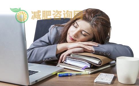 坐在电脑前要如何瘦身 坐在电脑前也可以瘦身吗 坐在电脑前瘦身的方法