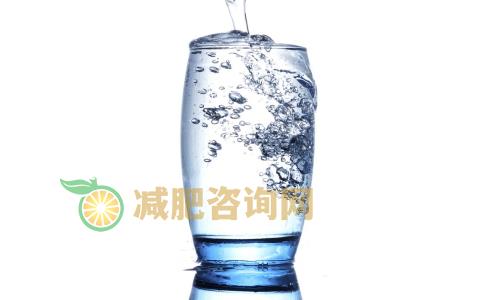 喝水能减肥吗 怎么喝水可以减肥 喝水减肥的方法有哪些