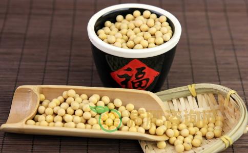 不饿还一直想吃东西是怎么回事 怎么控制自己的食欲好 暴饮暴食怎么办
