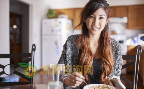 什么时候吃东西最容易长胖 控制食欲的方法有哪些 怎么减少食物摄入量