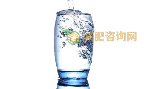 喝水减肥的方法有哪些 怎么喝水才能减肥 喝水排毒的方法有哪些