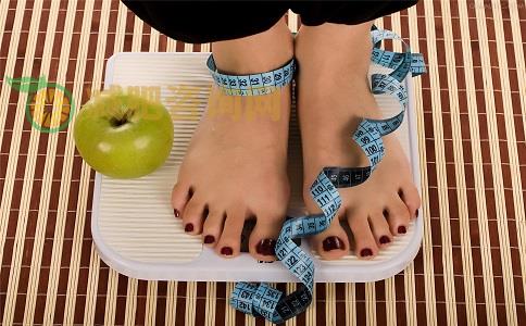 挨饿可以减肥吗 挨饿减肥会反弹吗 怎么把胃瘦下来
