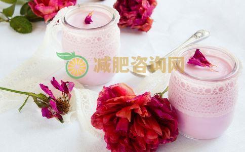 喝酸奶减肥的注意事项 喝酸奶可以减肥吗 怎么喝酸奶才能有效减肥