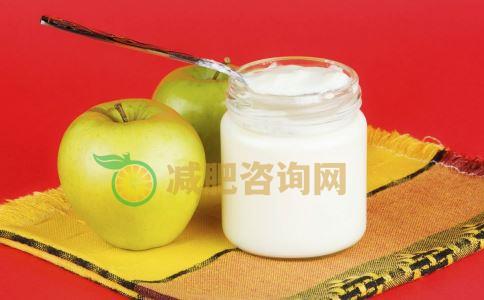 喝酸奶减肥的注意事项 喝酸奶可以减肥吗 怎么喝酸奶才能有效减肥