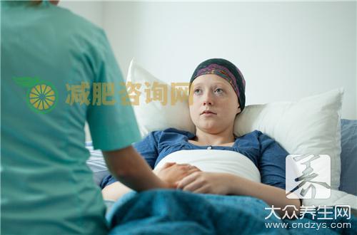 白斑病是怎么引起的呢？