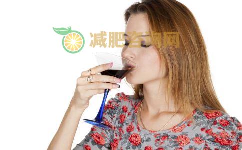 喝红酒减肥 喝红酒可以减肥吗 春季减肥吃什么好