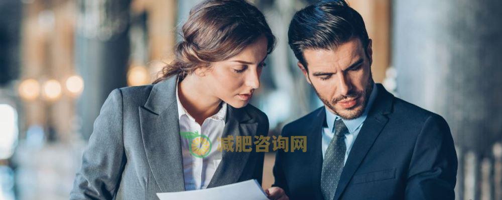 双腿纤细穿超短裙好好看 有一起瘦身的小伙伴吗 双腿肥胖该如何瘦腿 双腿水肿吃什么食物好 为什么吃紫菜可以帮助瘦腿