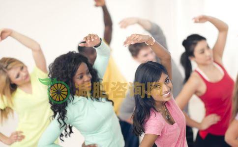自制酸奶杂果沙拉的做法 如何自制减肥沙拉 自制减肥沙拉的方法有哪些
