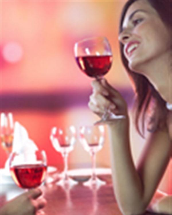练腹肌可以喝啤酒吗 酒精严重影响肌纤维你还敢喝
