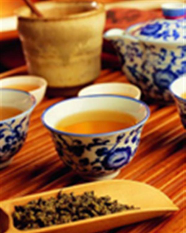 喝普洱茶的功效与禁忌 加点菊花减肥降脂更明显