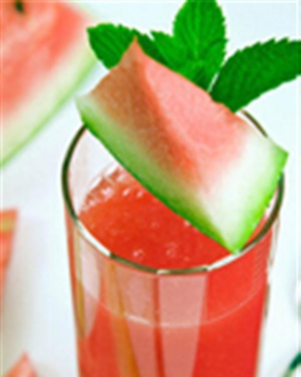 夏季自制减肥美容果汁 清凉一夏瘦身快
