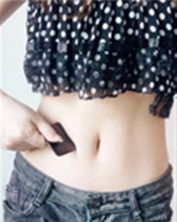 达人教你如何瘦腰腹 按摩+刮痧快速瘦出“水蛇腰”