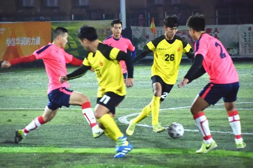 美加墨世界杯)墨西哥队2比0战胜厄瓜多尔队晋级16强(图1)